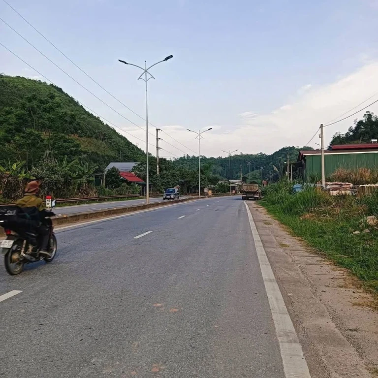 BÁN 2LÔ ĐẤT KM6 + 600 MẶT TIỀN QUỐC LỘ 70 phường LÀO CAI