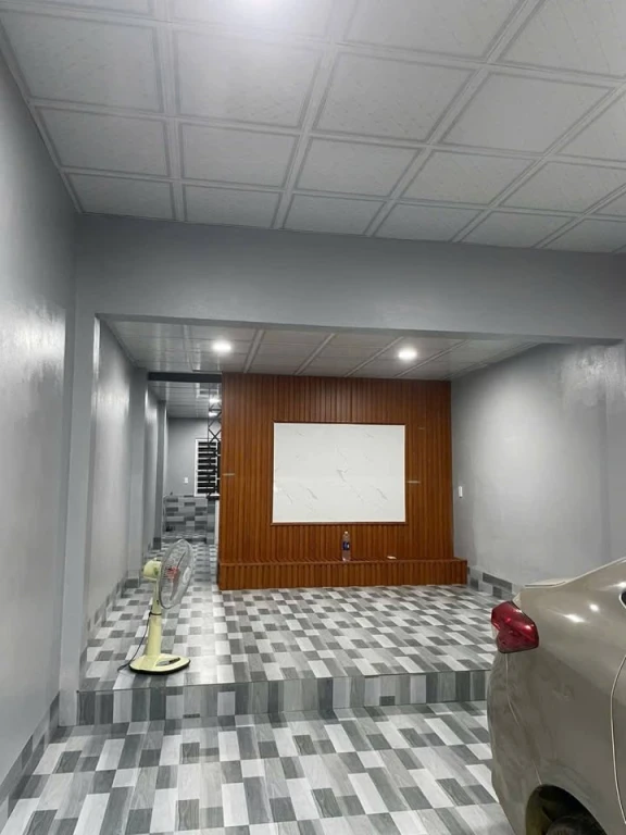 Bán nhà cấp 4 gác lửng mới cứng đg Hoàng Quốc Việt kinh doanh cực tốt .