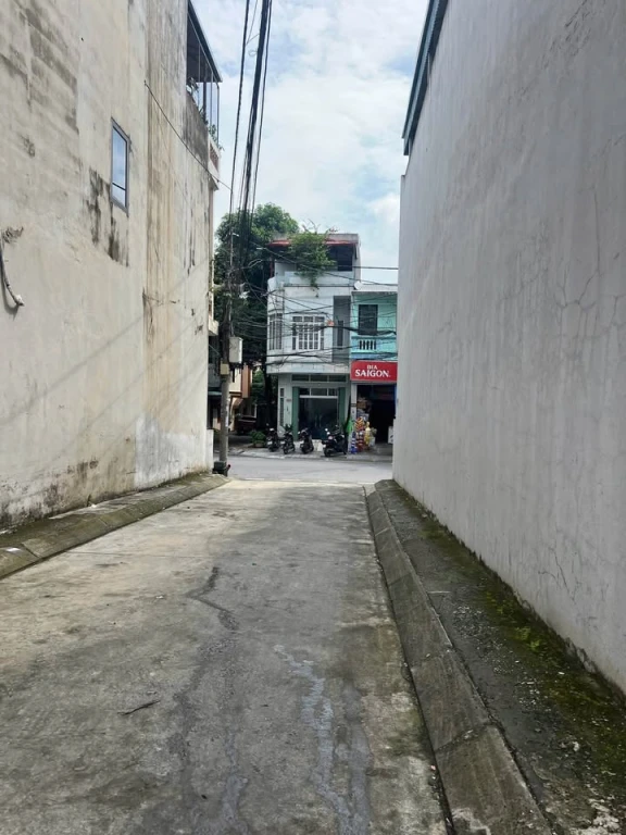 Chỉ còn 1 tỷ 690 có ngay căn Cấp 4 đủ công năng sử dụng, ngay TT tp , bìa đỏ đầy đủ