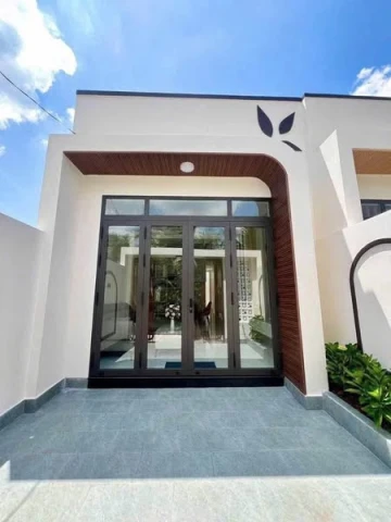 NHÀ CẤP 4 GẦN TRUNG TÂM BIÊN HÒA. CHỈ 8P ĐI XE TỚI ĐẠI HỌC LẠC HỒNG. GIÁ 1 tỷ 5 CÒN THƯƠNG LƯỢNG