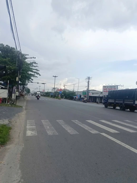 Nền đất cách Bệnh viện Đa khoa Trung tâm Tiền Giang