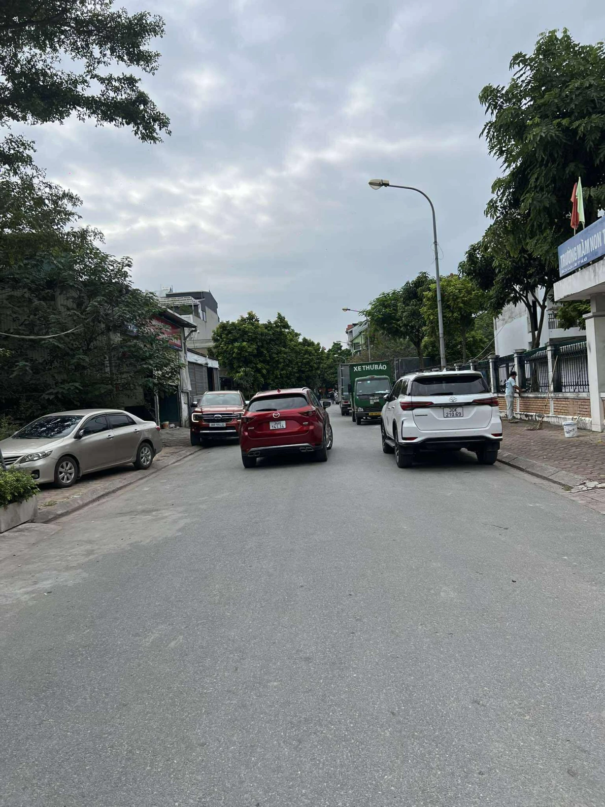 BÁN ĐẤT LIỀN KỀ KĐT 31HA TRÂU QUỲ, 123 M2, GIAS CHỈ 20 TỶ, LH 0985865658