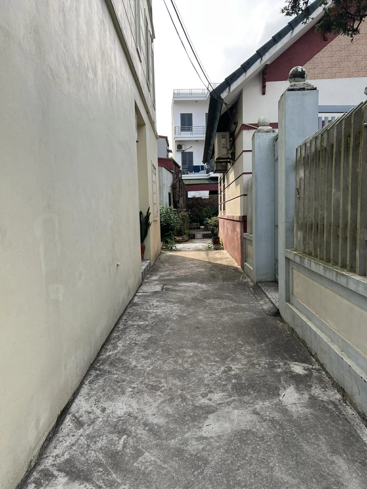 CẦN BÁN 42 M BÌNH MINH - GIA LÂM, GIÁ NHỈNH 5 TỶ, LH 0985865658