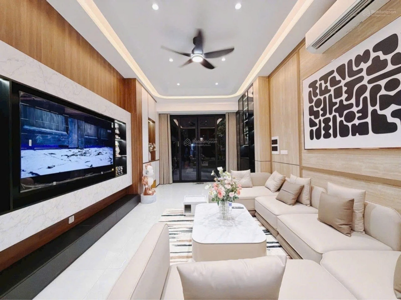 Bán nhà mới xây 100% - KDC Tân Quy Đông - 76m2 4 tầng thang máy - Nội thất bạc tỷ
