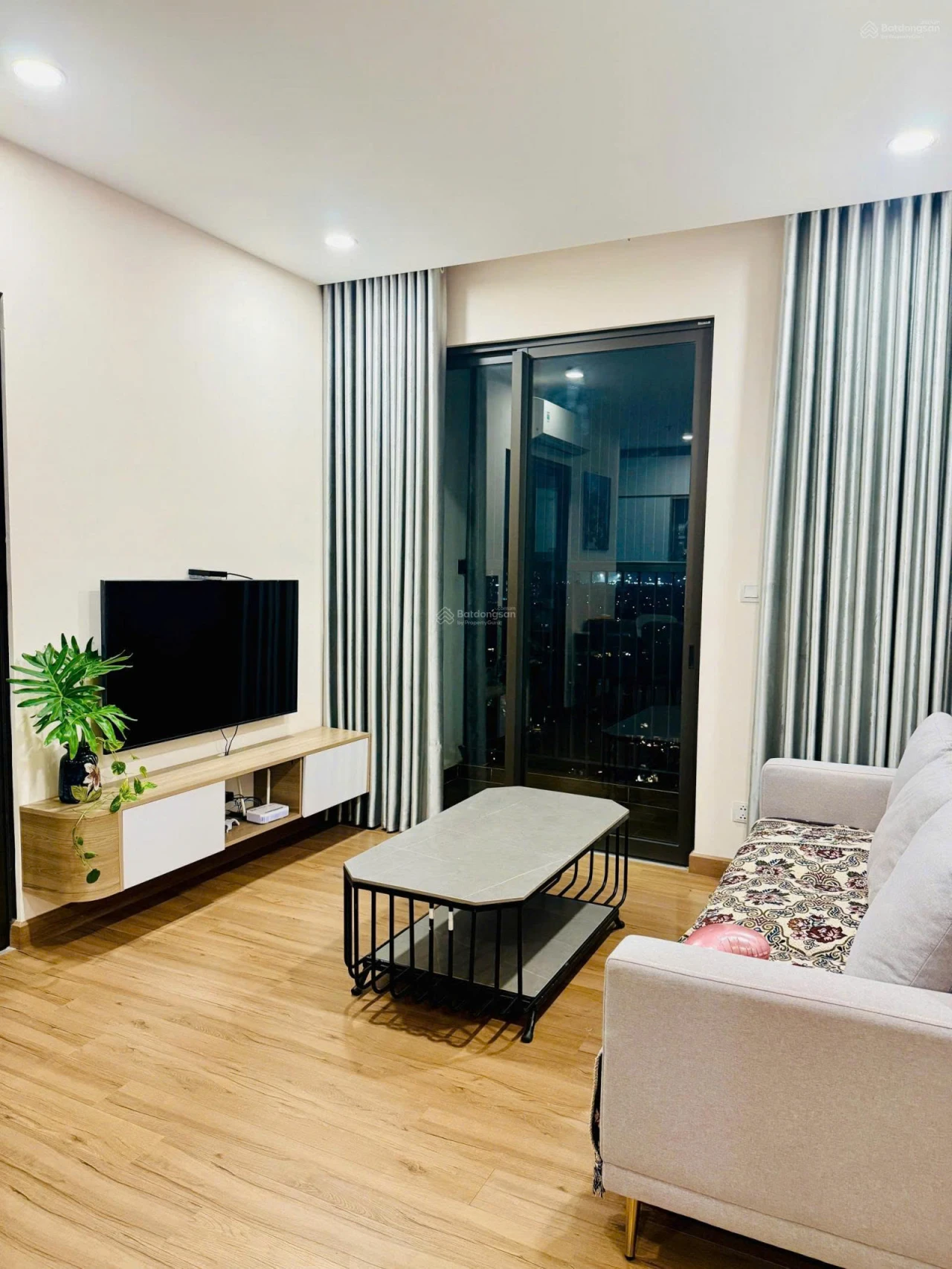 Bán căn hộ S2 chung cư Sky Oasis, 4,6 tỷ, 66,8m2 đẹp, nhiều tiện ích