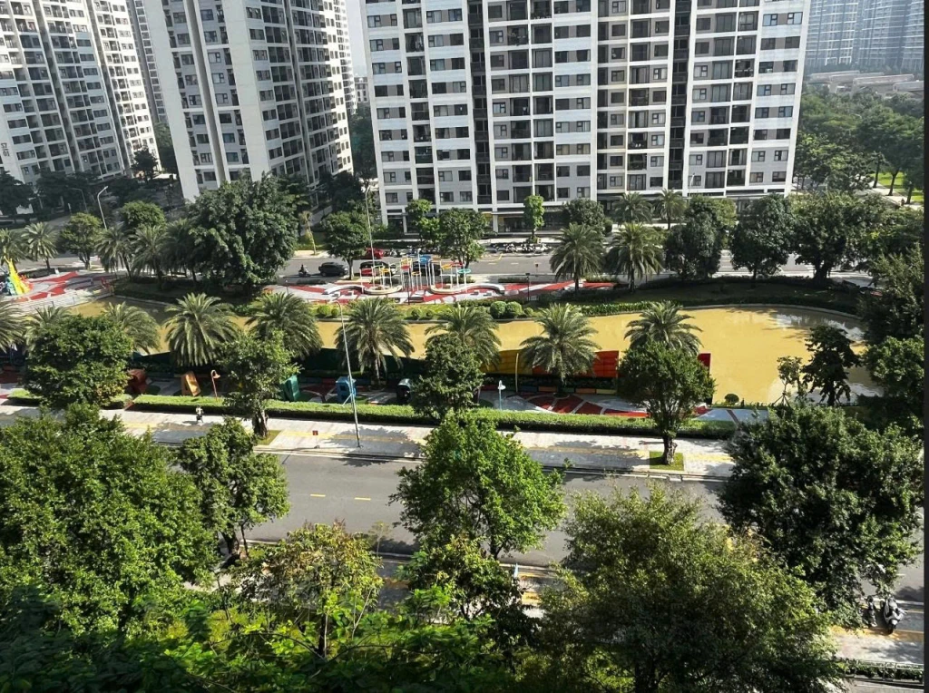 Bán căn hộ tầng 8 Đẹp Thoáng nhất khu, 1 phòng ngủ+, 1wc, phòng khách, ban công nội thất căn bản.