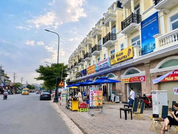 Cho thuê mặt bằng Dĩ An, mặt tiền đường 25m, 3 tầng 245 m2, 16.5 triệu/tháng