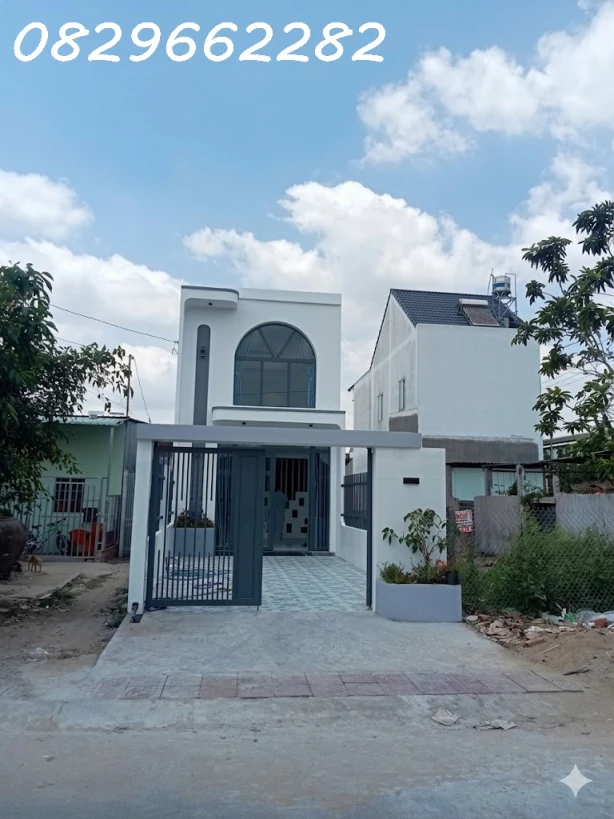 Bán nhà mặt phố đường Võ Văn Phát- Kênh Thanh Niên, Sa Đéc 100m2, 3PN, Sổ Hồng, giá 3.15 tỷ.