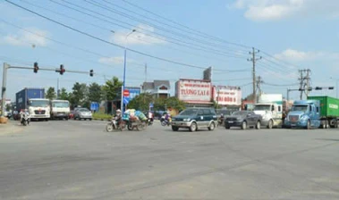 BÁN ĐÁT MẶT TIỀN 1.088M2 NGAY NGÃ TƯ MỸ PHƯỚC TÂN VẠN VÀ  LÝ QUANG DIỆU. DĨ AN - BÌNH DƯƠNG