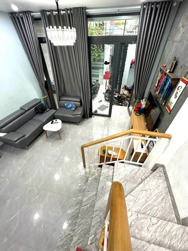 Bán nhà trong ngõ đường số 8,  Trường Thọ, Thủ Đức, DT105m2, 2 tầng, 3PN, 7.35 tỷ, có sổ hồng. Liên hệ 0933125879.