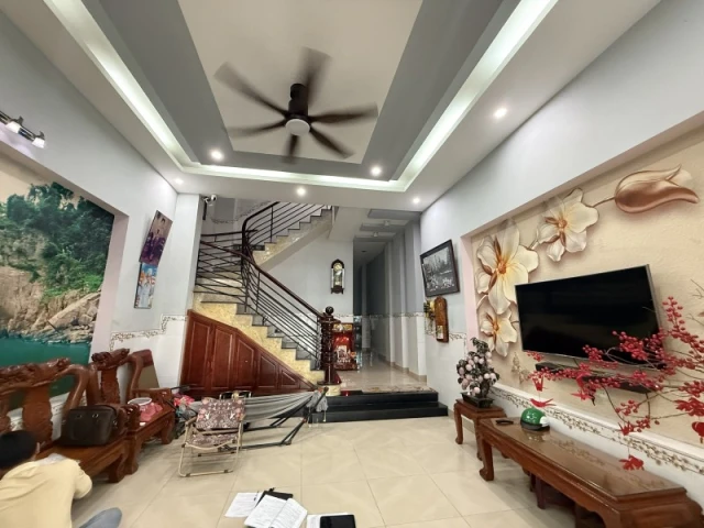 Bán nhà đường số 26, Phường Tăng Nhơn Phú A, Q9, Thủ Đức, TP HCM. DT 150m2, 3 tầng. Giá - 12.99 tỷ.