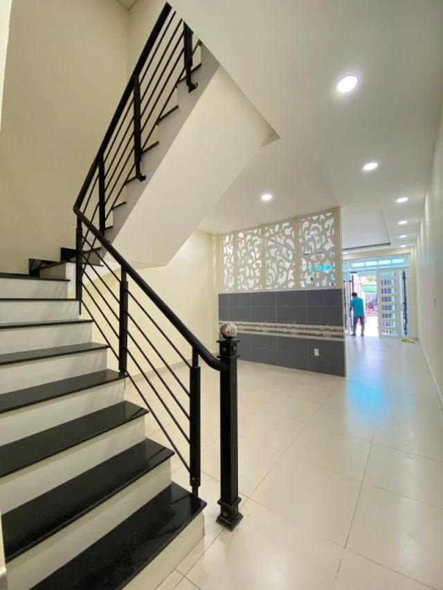 Bán nhà đườngTây Hòa,  Phước Long A, Q9, TP HCM. DT 65m2, 2 tầng, 2PN, SH, giá 6.4 tỷ.