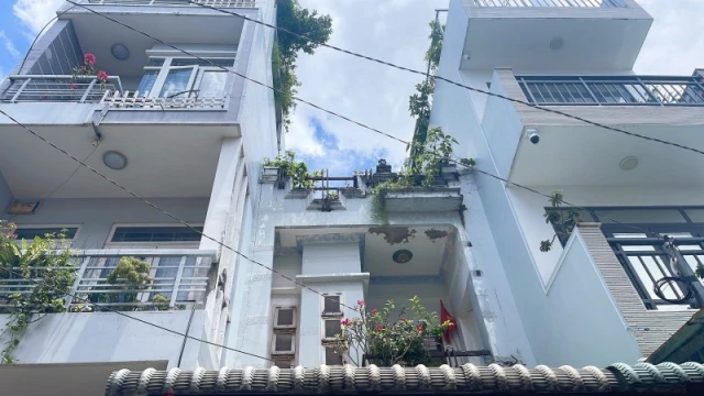 Bán nhà ngõ 11, Thủ Đức. 54m2, 3 tầng, 3PN, Sổ hồng. Giá 5.1 tỷ. LH: 0933125879