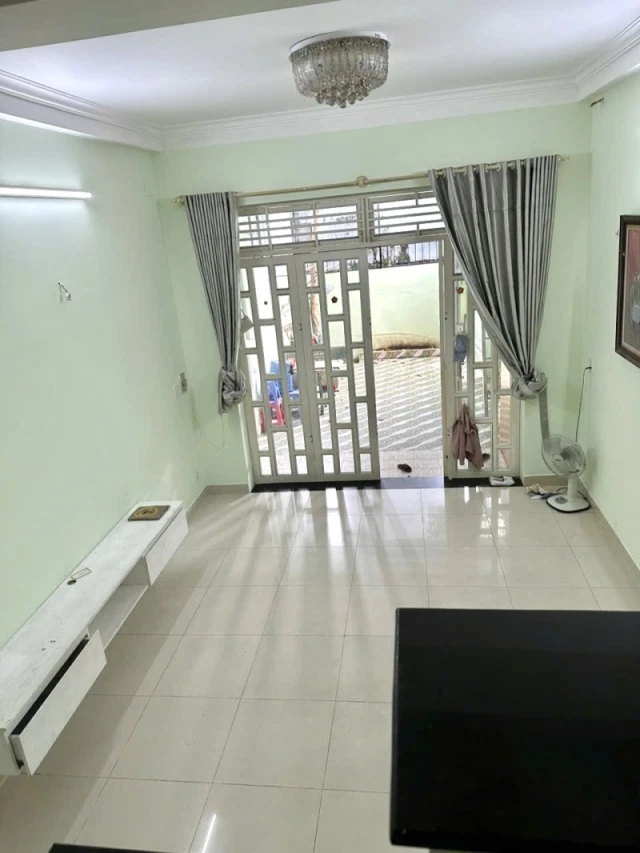 Bán nhà đường  475, Phước Long B, Q9, Thủ Đúac, TP HCM. DT 195m2, cấp 4,  8PN. Giá 9.75  tỷ - 0933125879