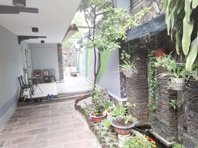 Bán biệt thự sân vườn đường só 38, Phường Hiệp Bình Chánh, Thủ Đức, TP HCM DT 170m2, 3 tầng. Giá 15.8 tỷ,  SH, 0933125879