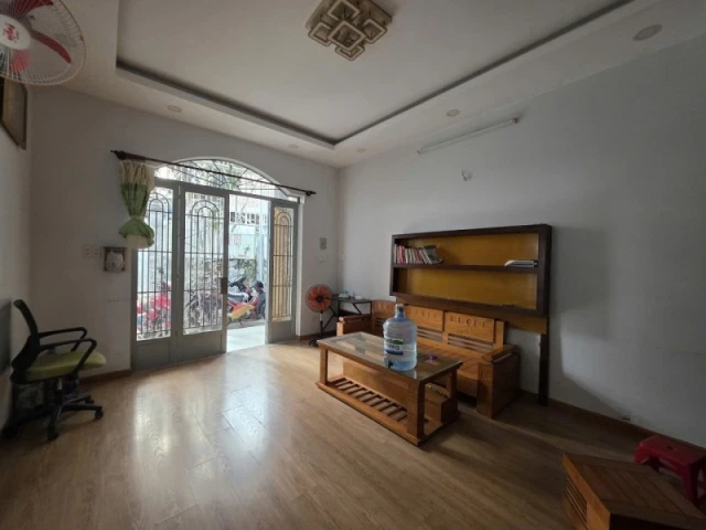 Bán nhà đường 297, Phước Long B, Quận Thủ Đức, TP HCM. DT 100m2, một trệt,  giá 6,5 tỷ, sổ hồng. Liên hệ: 0933125879.