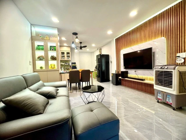 Bán nhà 2 tầng, 56m2, HXH đường 102, Tăng Nhơn Phú A, Q.9. 2PN, SH, 6.35 tỷ.