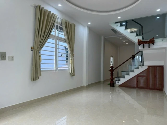 Bán nhà đường số 2, Phường Tăng Nhơn Phú B, Thủ Đức, TP HCM. DT 60m2. Giá 6,3 tỷ, sổ hồng. Liên hệ 0933125879.