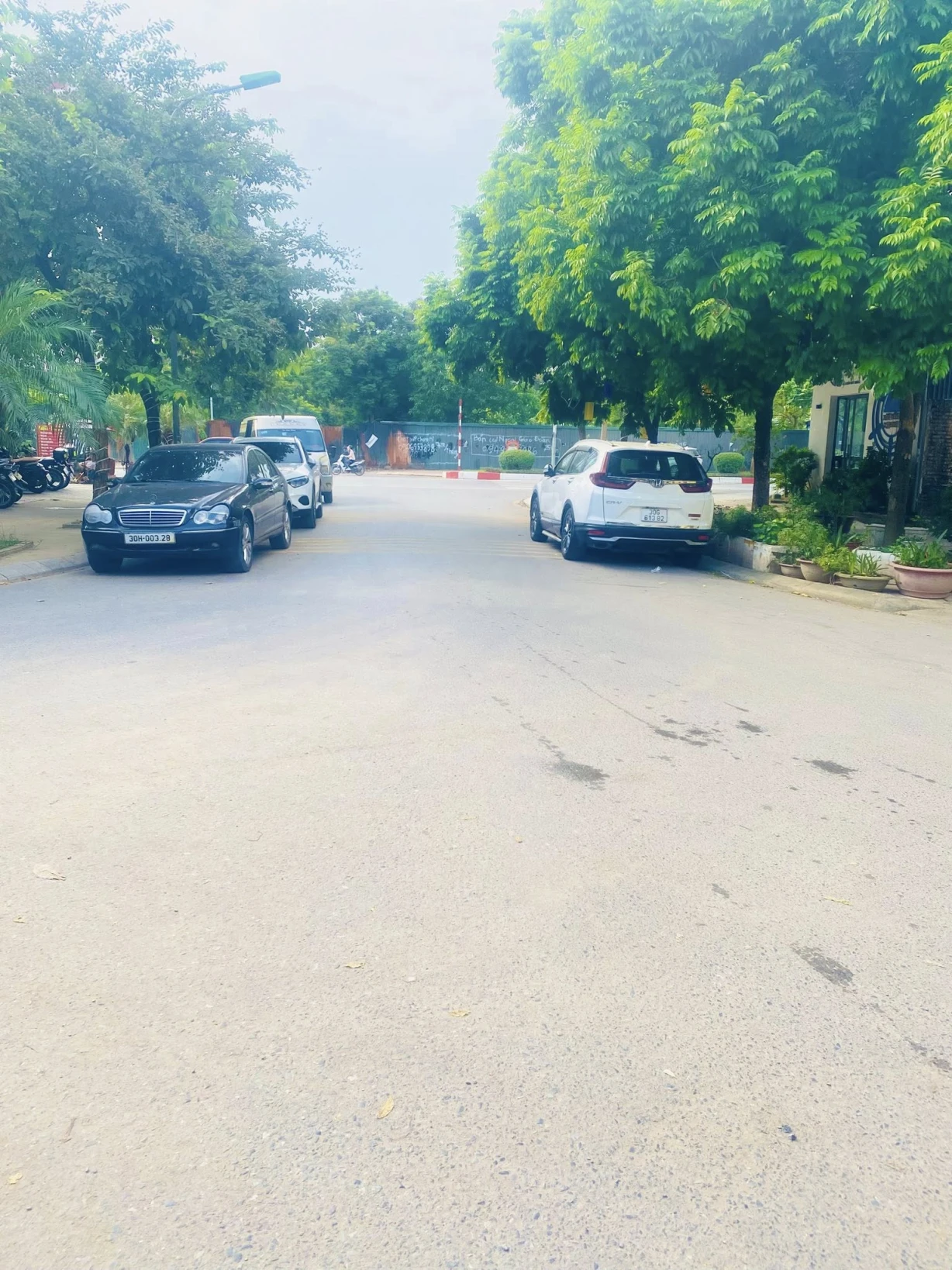 Nhà phân lô Ngoại Giao Đoàn, 2 ô tô tránh, mặt tiền khủng, thang máy, view hồ điều hoà - Đại sứ quán Hàn Quốc