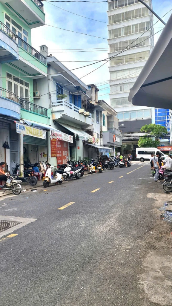 Bán nhà 3 tầng đường lớn Đào Duy Từ – gần Thống Nhất – sổ hồng riêng