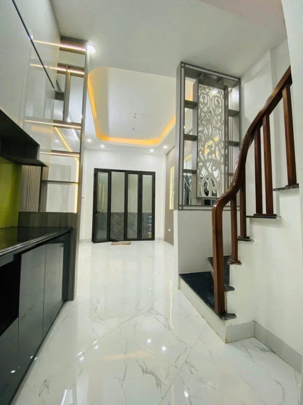 CẦN BÁN NHÀ TRƯỚC TẾT 2025 . 30M 5 TÂNG NHÀ CẦU GIẤY . CHỈ VIỆC XÁCH VALI VỀ Ở