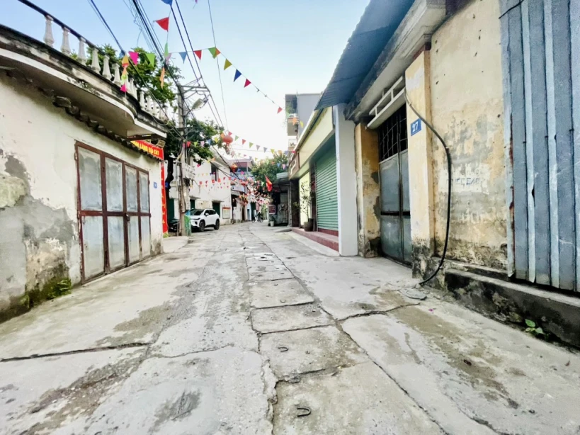 Siêu phẩm Liên Mạc nhà 5 tầng mới kính kong xách vali ở luôn Ô TÔ đỗ cửa