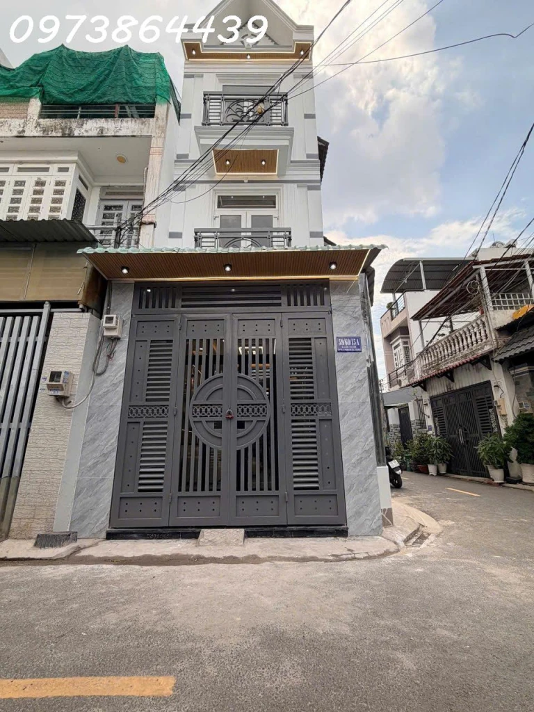 NHÀ GÓC 2 MẶT TIỀN 3 TẦNG – LÂM THỊ HỐ- GIÁP CITY HIỆP THÀNH – Q12-  GIÁ  CHỈ 4 TỶ 650 – XE HƠI VÀO TẬN NHÀ