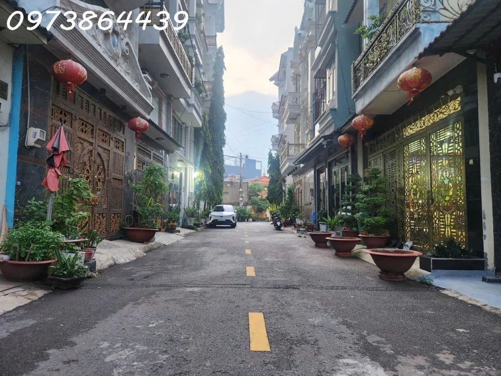 NHÀ PHỐ ĐẲNG CẤP - HẺM NHỰA 8M XE HƠI TRÁNH NHAU - HIỆP THÀNH - QUẬN 12 - KHÔNG GIAN SỐNG SANG TRỌNG - KHU ĐỒNG BỘ BIỆT THỰ CAO CẤP - CĂN GÓC 4 TẦNG (5X12M) - GIÁ CHỈ4,5TỶ.