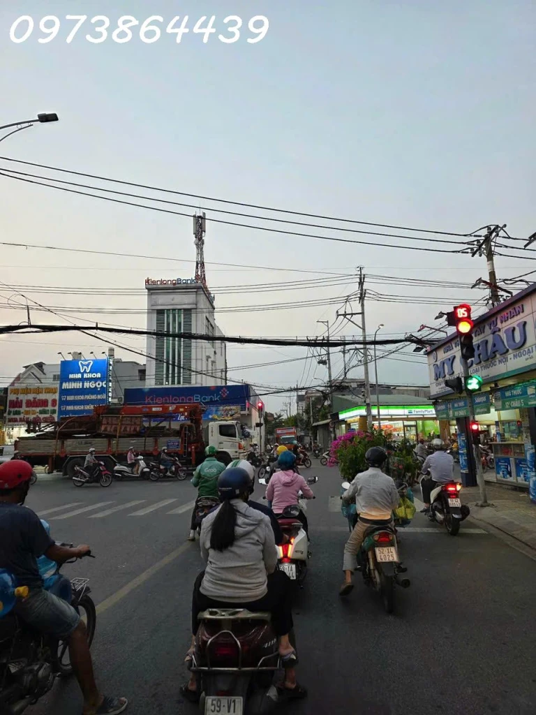 Chủ giảm mạnh 350 triệu giá mới 3,95 Tỷ 

  NHÀ ĐẸP HOÀN CÔNG – 3 TẦNG – HẺM XE HƠI – DỌN VÀO Ở NGAY

📍 Gần Bệnh viện Quận 12 & Công viên Phần mềm Quang Trung – khu vực tiện ích đầy đủ, ở cực tiện!