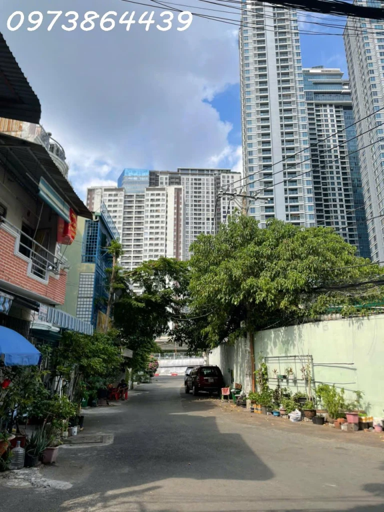 NHÀ 2 MẶT TIỀN HẺM XE TẢI – NGAY LANDMARK 81 – SAIGON PEAR- GIÁP Q1 CHỈ 2 PHÚT   - CHỈ 13 TỶ