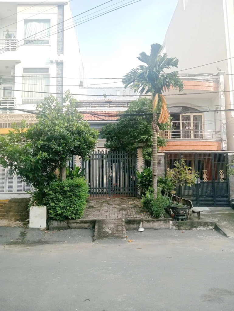 Bán nhà mặt tiền đường Số 15 KDC Ấp 5 Phong Phú Bình Hưng