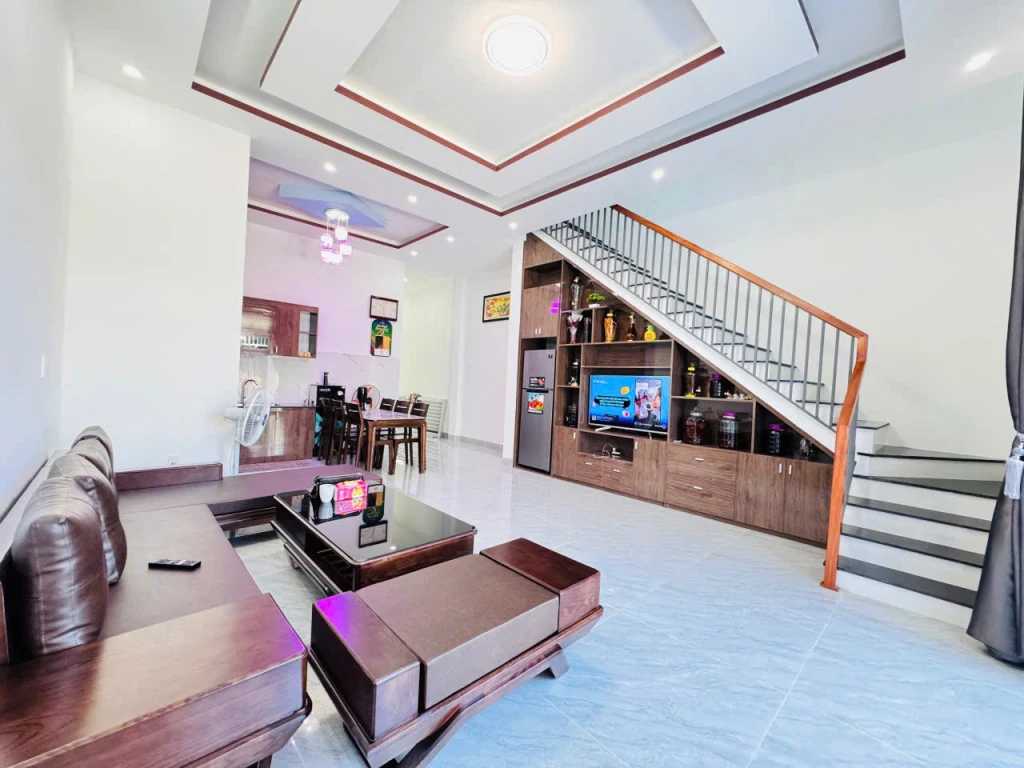 BÁN NHÀ 2 TẦNG K428 TÔN ĐẢN – VỊ TRÍ ĐẸP, VÀO Ở NGAY