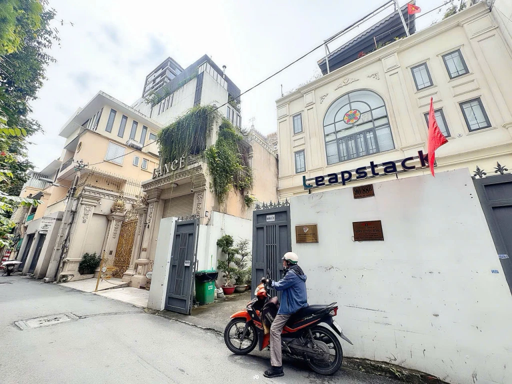 HIẾM BÁN NGANG 4M * 21M - MẶT ĐƯỜNG HXH NGUYỄN ĐÌNH CHIỂU, Q3 - XUNG QUANH LÀ BIỆT THỰ DÁT VÀNG & TRÍ THỨC CAO - GIANG GIANG:0901.611.116