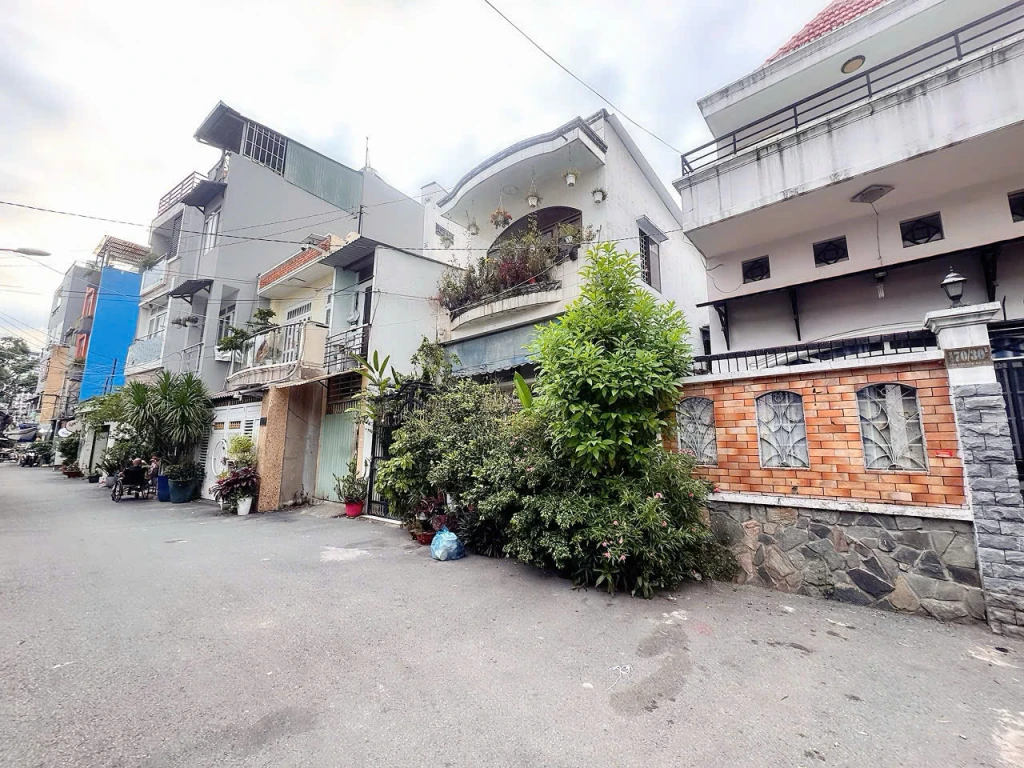 BÁN NHÀ 5 TẦNG THANG MÁY - XE HƠI NGỦ TRONG NHÀ Đ.BÊN VÂN ĐỒN, Q4 - NGANG HIẾM 5M NỞ HẬU 6,6M * 16M VUÔNG ĐẸP FULL THỔ - GIANG GIANG:0901611116