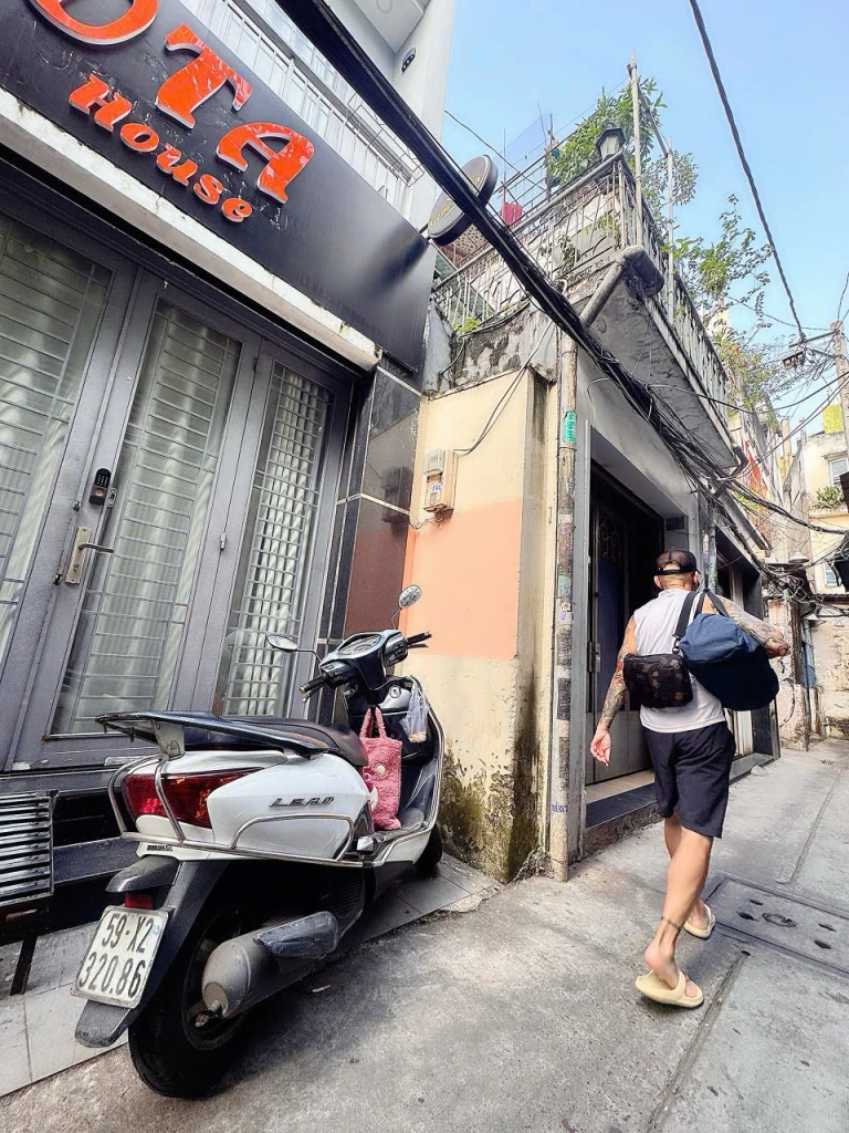 BÁN NHÀ 2 TẦNG - MẶT TIỀN HẺM KINH DOANH Đ.BÙI VIỆN, PHẠM NGŨ LÃO, QUẬN 1 - DT 64M2 FULL THỔ CƯ - CHỈ 30M NHÌN RA MT CHÍNH - 0938676685 CHÍNH CHỦ GIANG GIANG