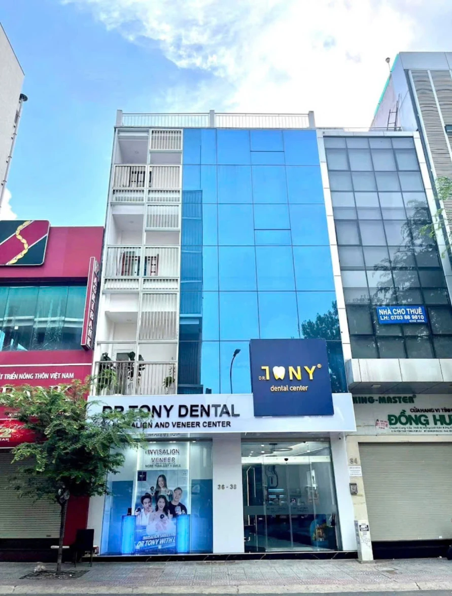 Tòa nhà mặt tiền Tôn Thất Tùng Bến Thành Q1 – 159m² đất, HĐ thuê 200 triệu/tháng.