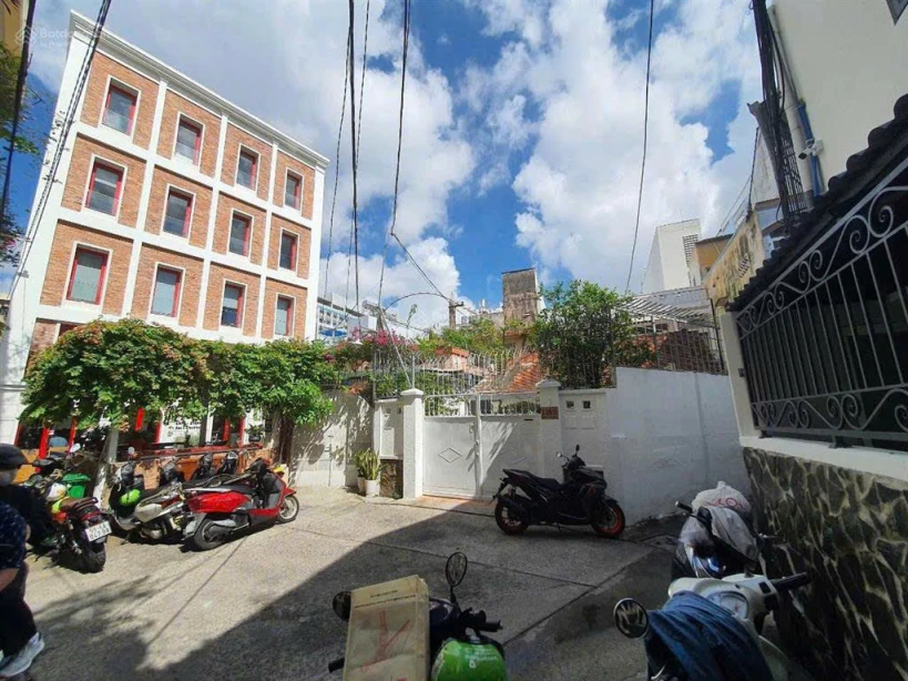 Biệt thự cổ kiến trúc Pháp 260m² Quận 1 – tài sản hiếm trong lõi trung tâm