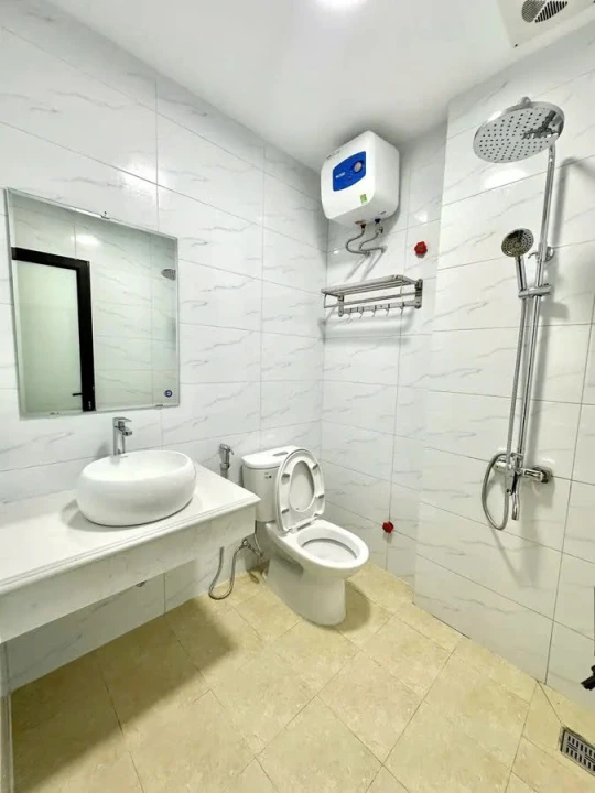 🤔 BẠN CÓ TIN? Nhà 4 Tầng TRUNG TÂM ĐỐNG ĐA, Ngõ 3 Gác, Gần Ô Tô, Giá CHỈ 2.6 TỶ!