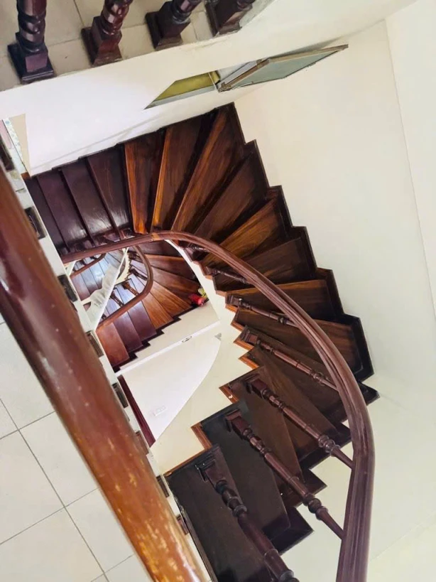 💥CẮT LỖ KHỦNG 600M! Đống Đa ô tô lùi cửa, kinh doanh tại nhà, chỉ hơn 2.9 tỷ