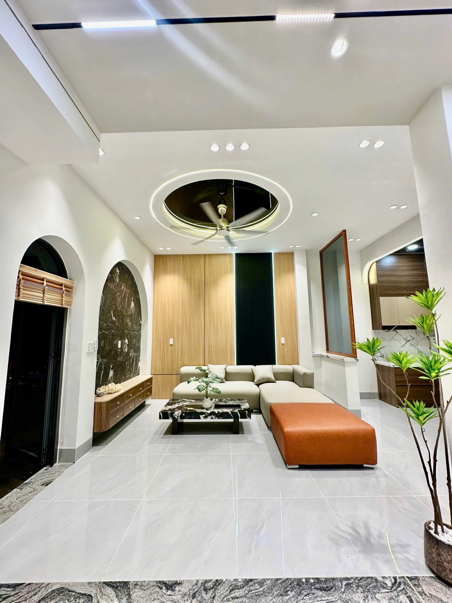 Bán nhà 3 Tầng Trung Tâm TP.Đồng Nai,SHR đường ô tô,gần Quảng Trường