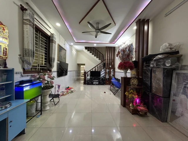 Bán nhà 2 Tầng DĩAn 176m²,SHR đường ô tô,Ngang KHủng 8.8M,chỉ 39tr/M2