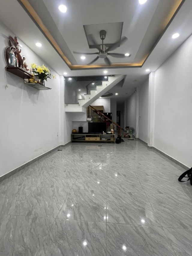 Bán nhà 2 Tầng Dĩ An,SHR thổ cư,đường ô tô, gần chợ Dĩ An 1