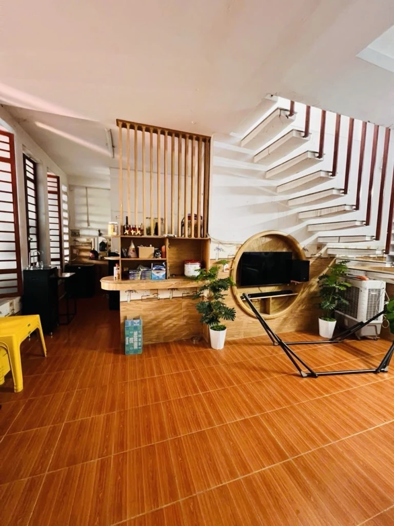 Bán nhà 3 Tầng,Ngang 9M,SHR thổ cư 100%,đường xe tải.Vừa ở vừa kinh doanh