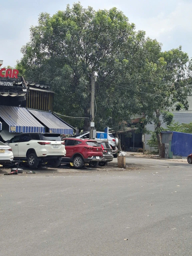 Bán đất LÔ GÓC 3 MẶT THOÁNG,KD buôn bán tốt,Liền kề Công Viên,trường học