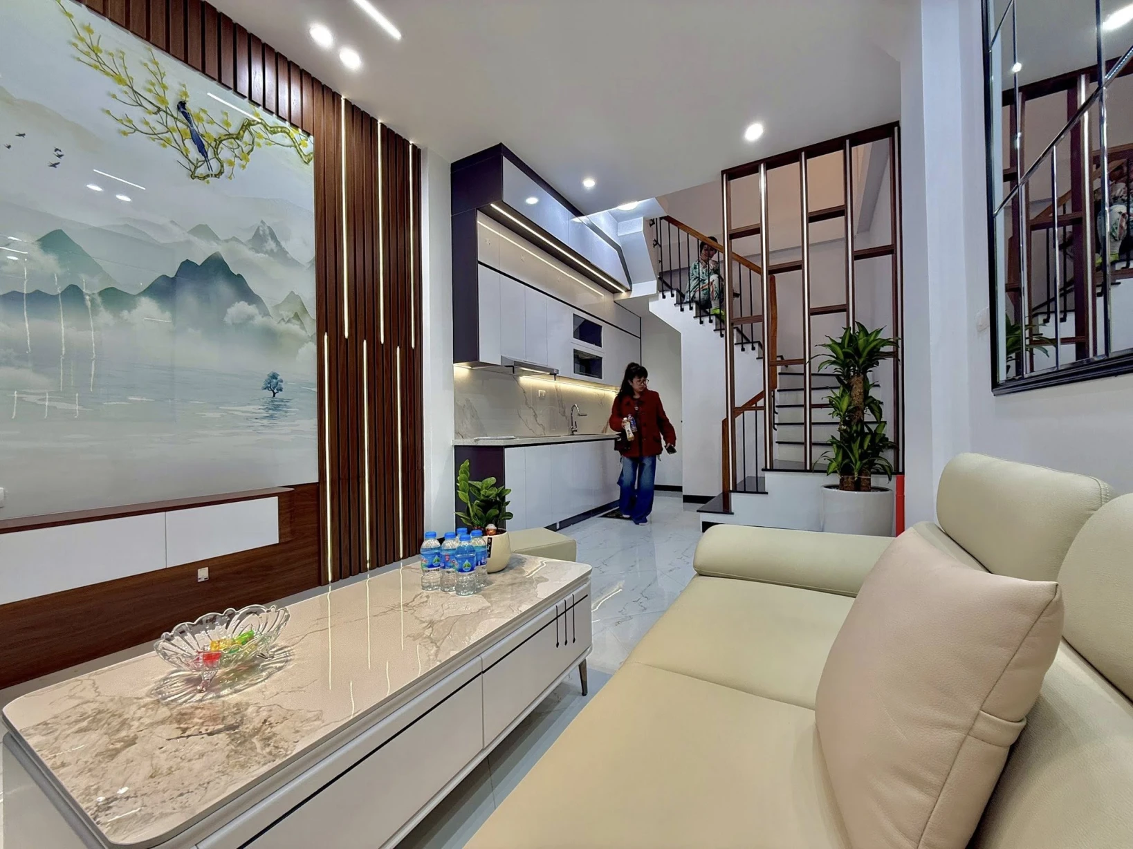 Siêu phẩm Phố Định Công Thượng- 30m*5 tầng- Ngõ thông - Kinh doanh. Giá 7,3 tỷ