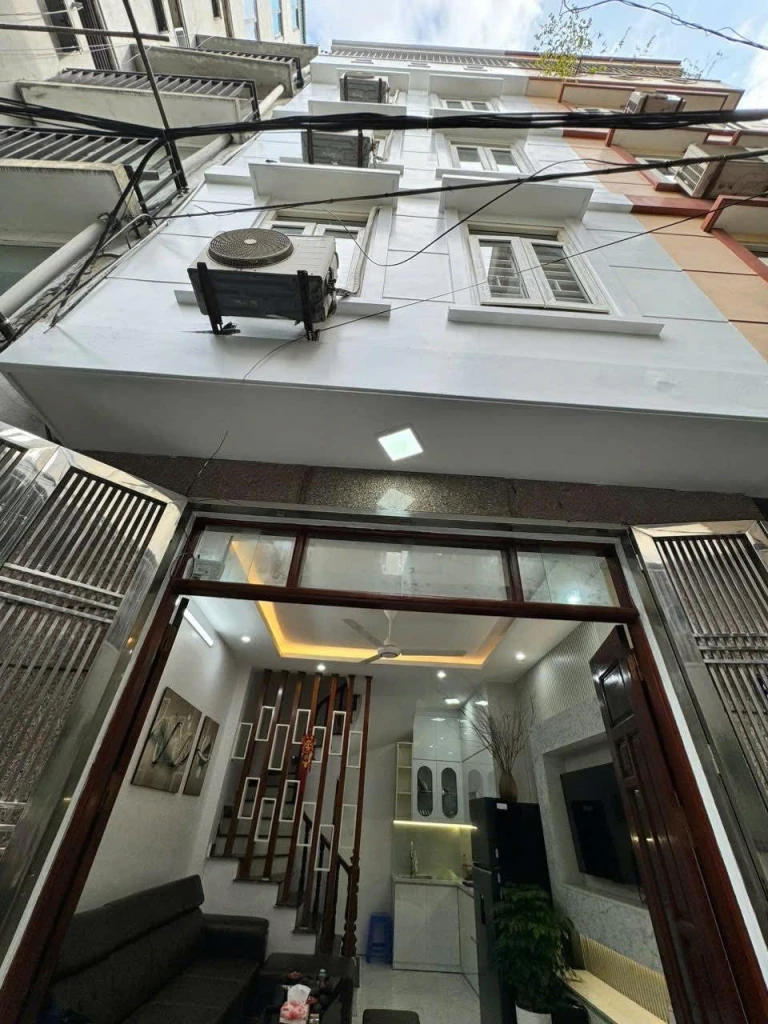 Chỉ 8,1 tỷ. Sở hữu ngay nhà đẹp Phố Bằng Liệt- 30m*5 tầng- Cạnh KĐT Tây Nam Linh Đàm-Gần hồ,trường, chợ