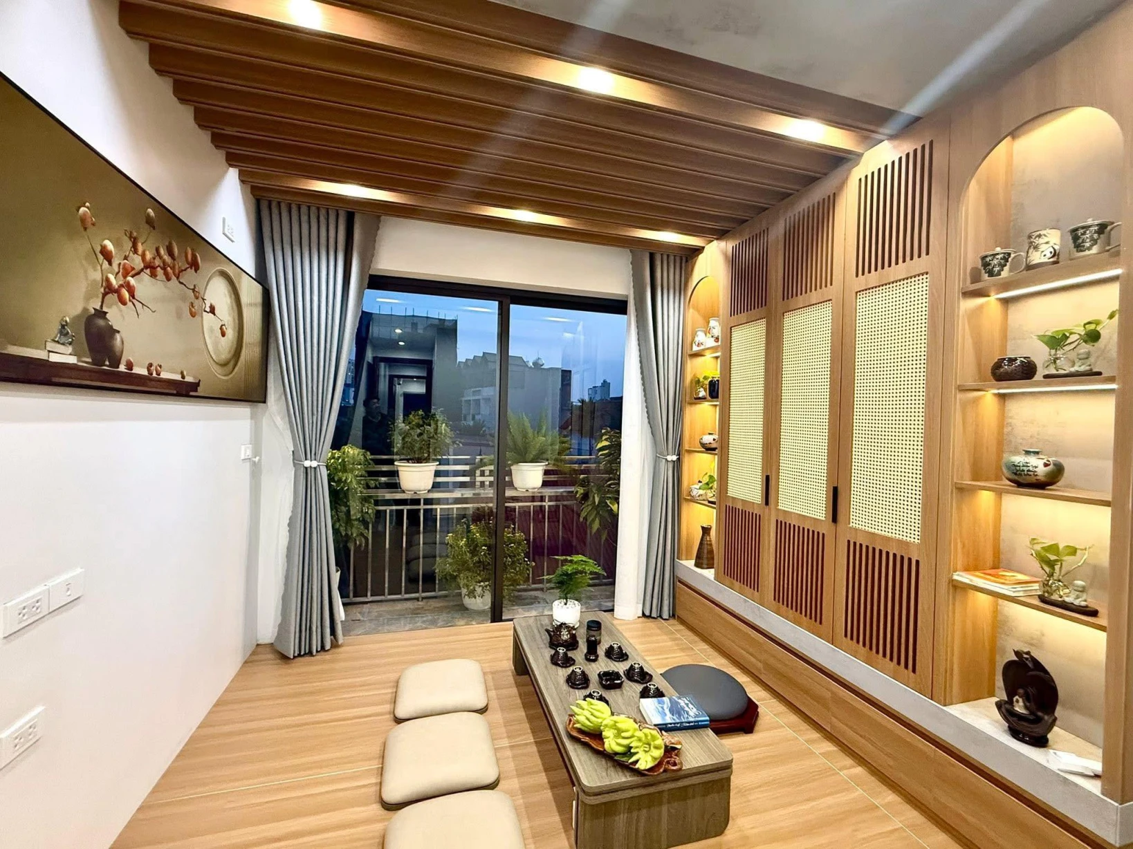 Bán nhà đẹp 45m2 6 tầng thang máy Lê Thanh Nghị, ô tô đỗ cửa, vỉa hè thông thoáng