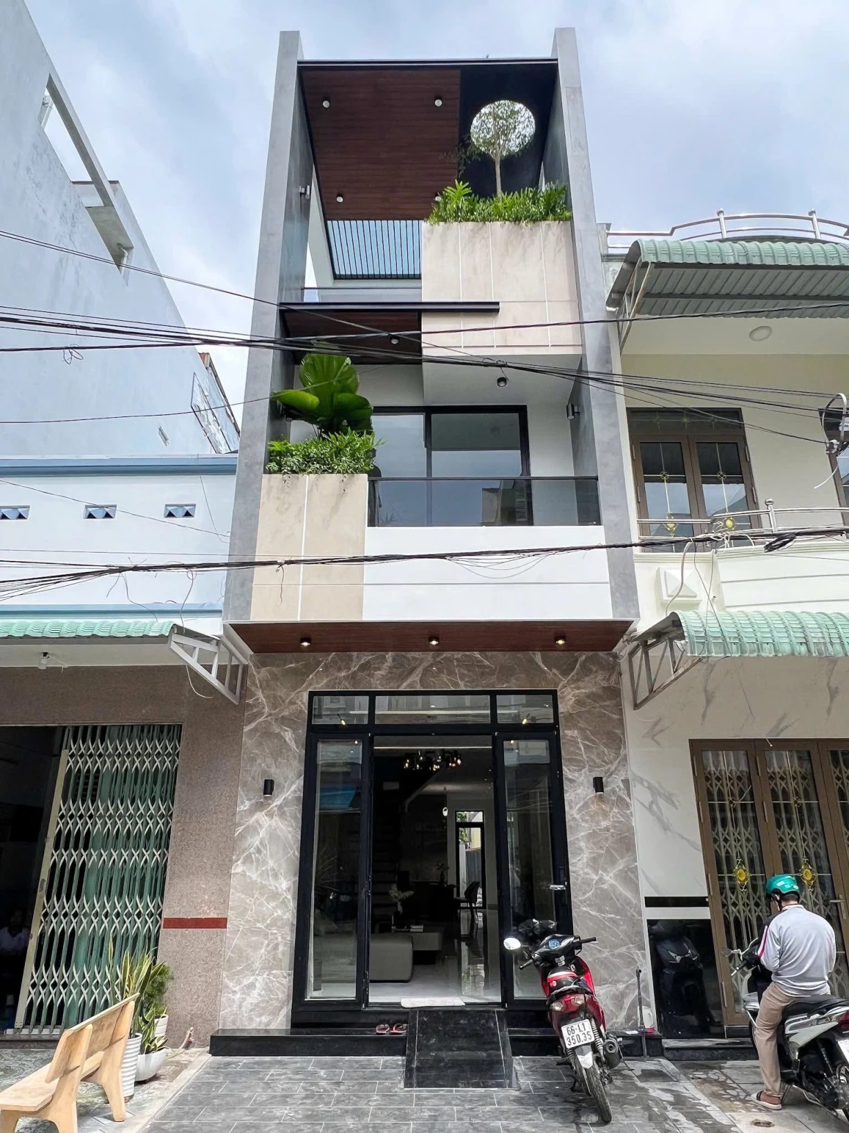 Nhà phố Full Nội Thất Vị Trí Trung Tâm, Sổ Hồng Riêng – Giá Tốt Nhất Khu Vực