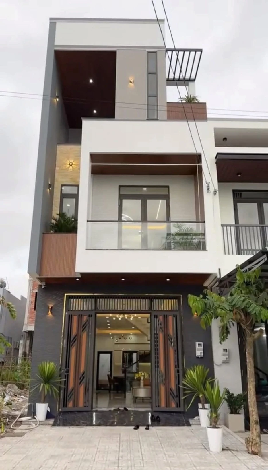 Bán nhà ngay Chợ Bình Chánh - Đinh Đức Thiện