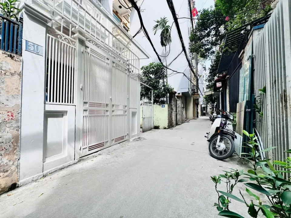 NGÕ THÔNG KINH DOANH - LÔ GÓC - NHÀ ĐẸP DÂN XÂY - NỘI THẤT SANG XỊN (18.5 tỷ)